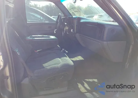 2002 Chevrolet Suburban 1500 Ls z USA, uszkodzony, nr VIN 3GNFK16Z32G318443